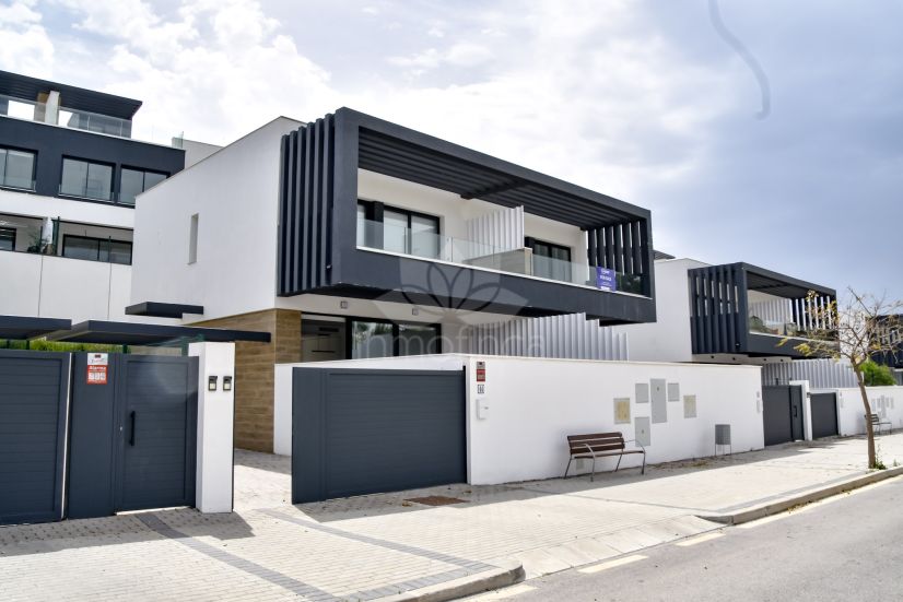Semi Detached House in Atalaya, Estepona