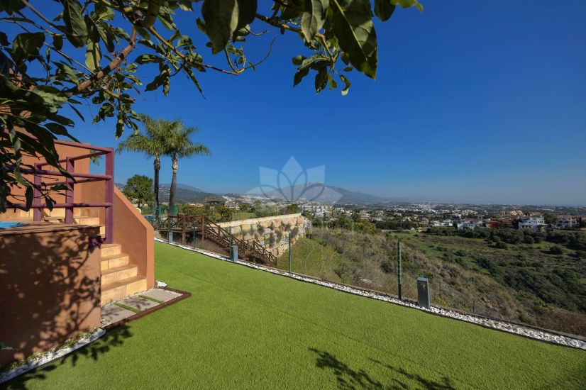 Semi Detached House in Los Jaralillos, Benahavis