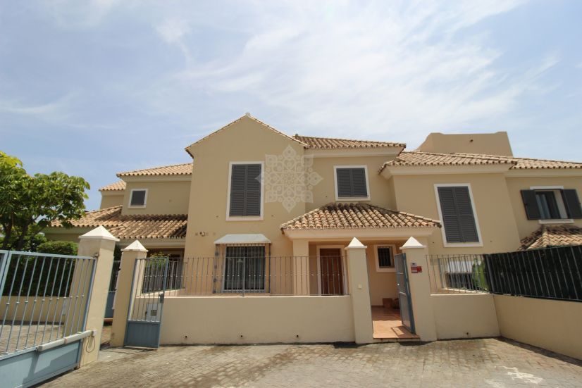Town House in La Alqueria, Benahavis