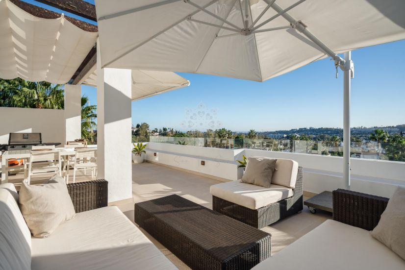 Duplex Penthouse in Las Tortugas de Aloha, Marbella