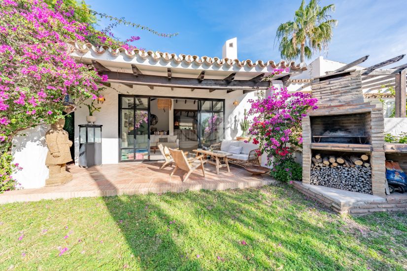 Villa in Atalaya, Estepona