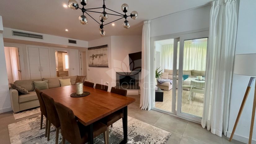 Apartamento Planta Baja en Los Naranjos de Marbella, Marbella