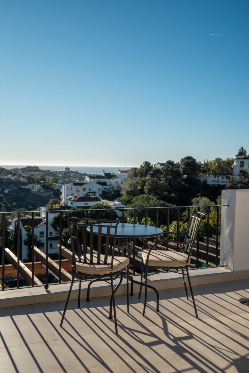 Duplex Penthouse w Altos de La Quinta, Benahavis