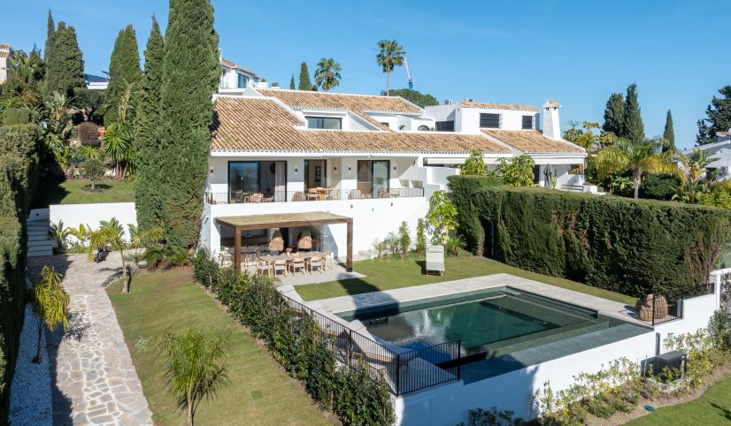 Semi Detached House in Altos del Paraiso, Benahavis