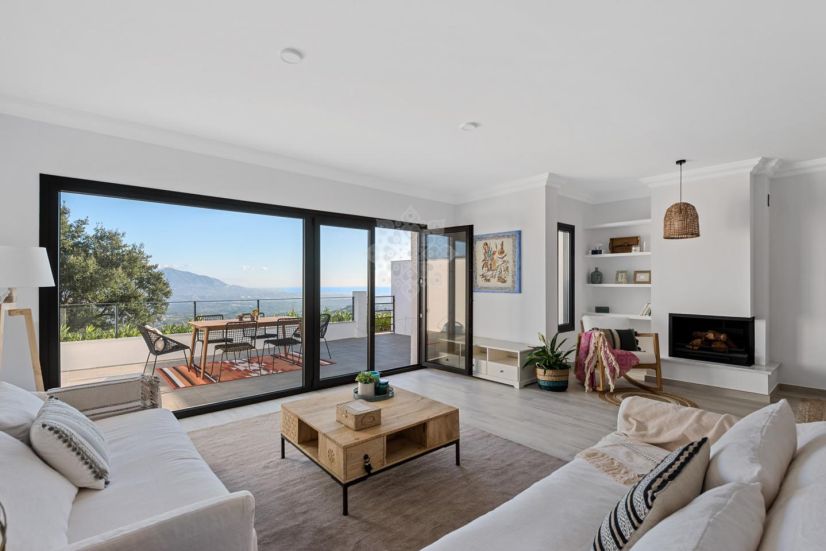 Town House in La Mairena, Marbella