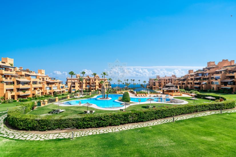 Apartment in Los Granados del Mar, Estepona