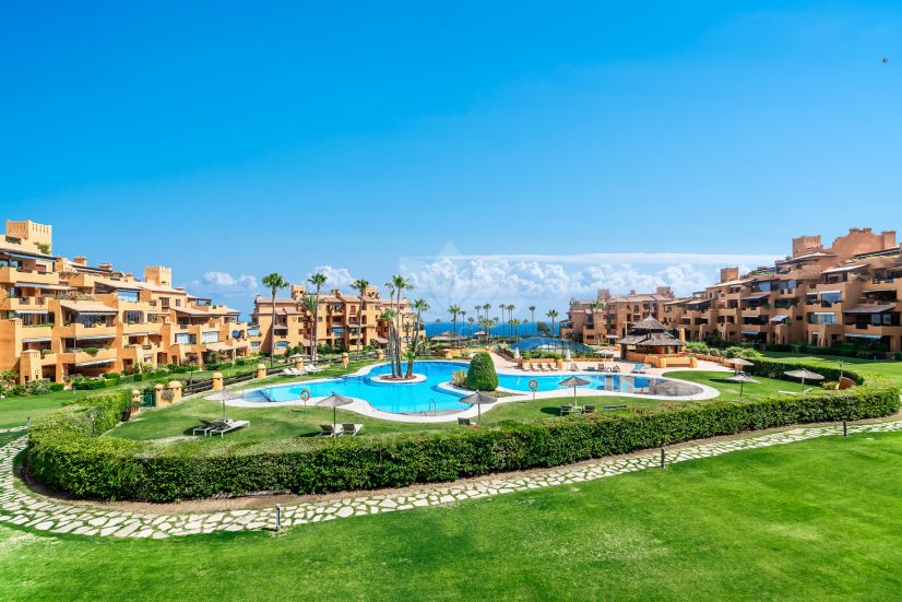 Apartment in Los Granados del Mar, Estepona