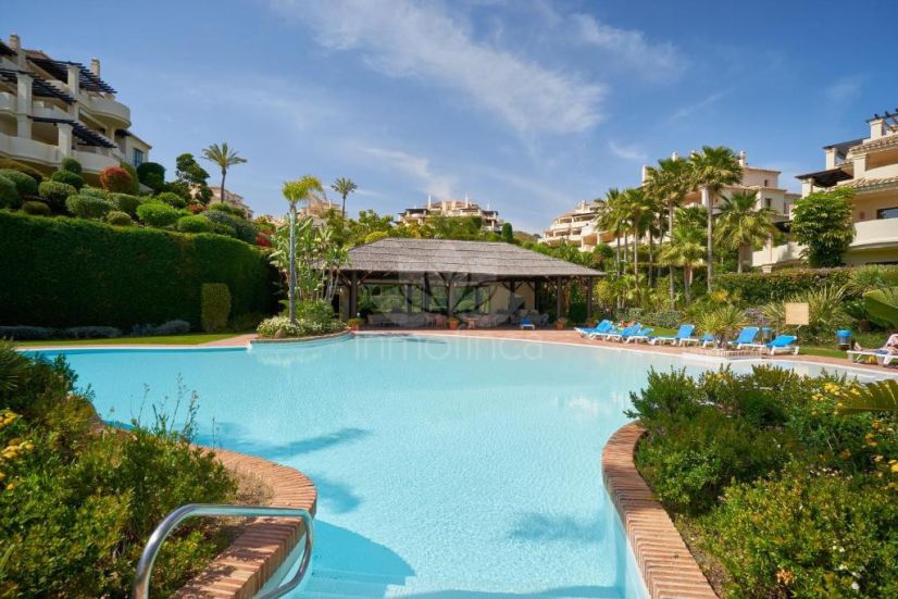 Ground Floor Apartment in Los Capanes del Golf, Benahavis