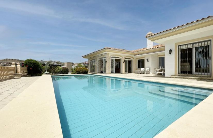 Villa in La Alqueria, Benahavis