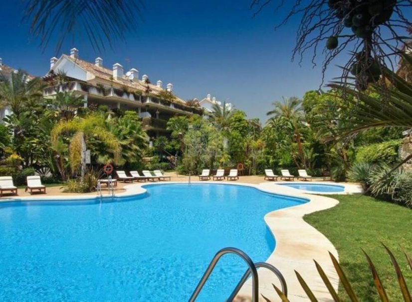 Apartamento Planta Baja en Lomas del Rey, Marbella