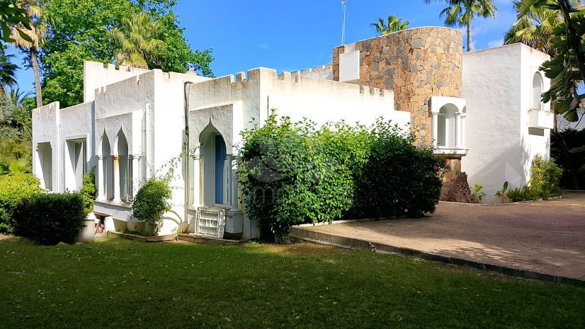 Villa in El Paraiso, Estepona