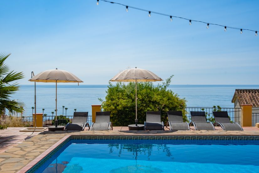 Villa in Buenas Noches, Estepona