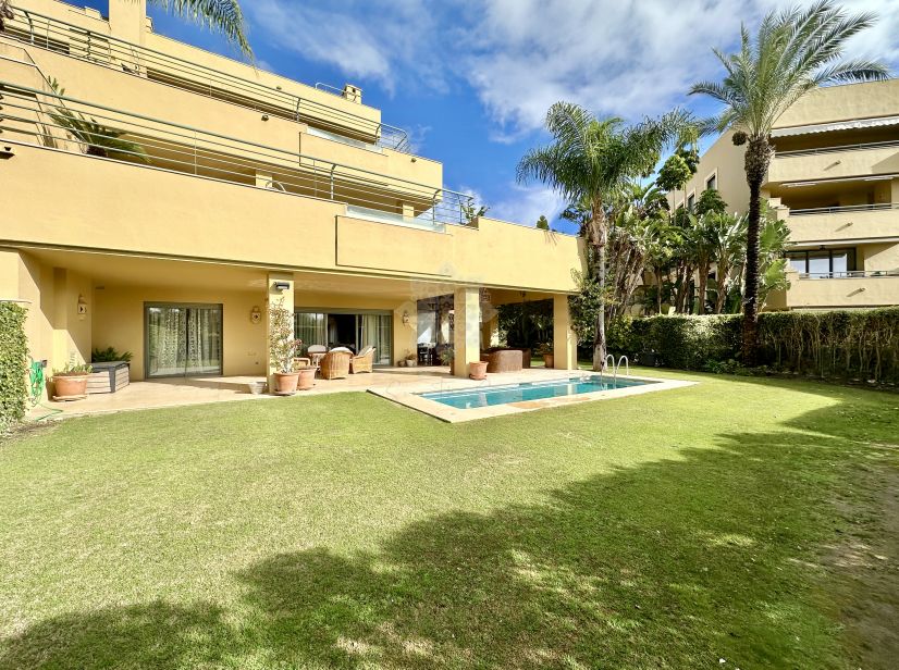 Apartament na parterze w Ribera del Rio, Sotogrande