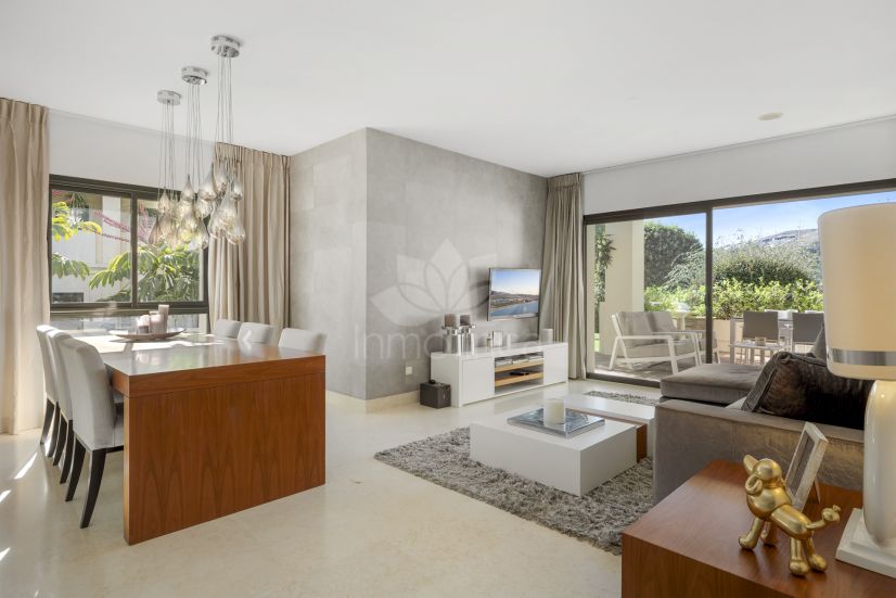 Apartamento Planta Baja en Los Capanes del Golf, Benahavis