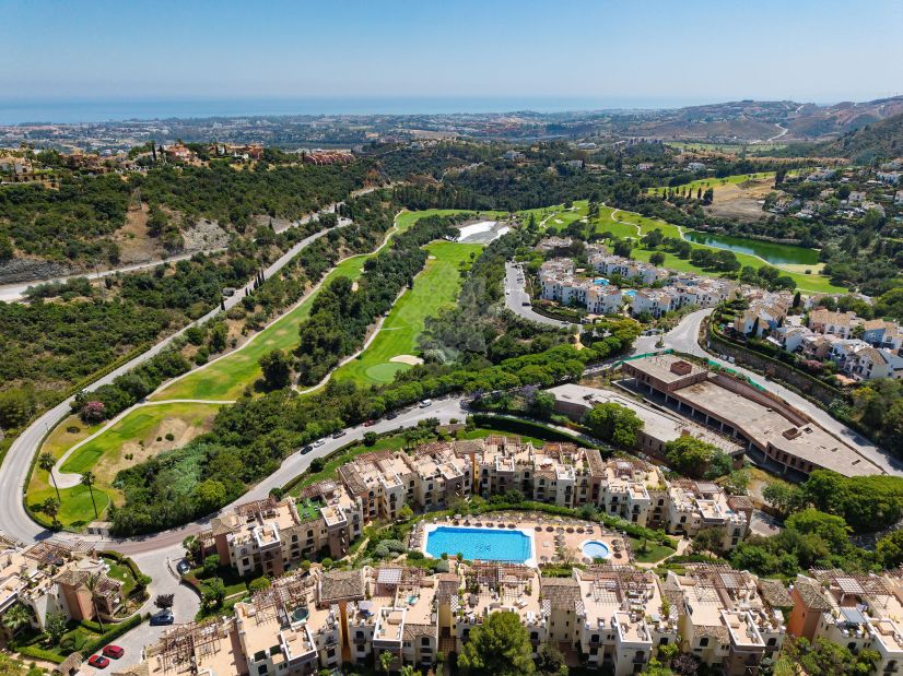 Penthouse in Los Arqueros, Benahavis