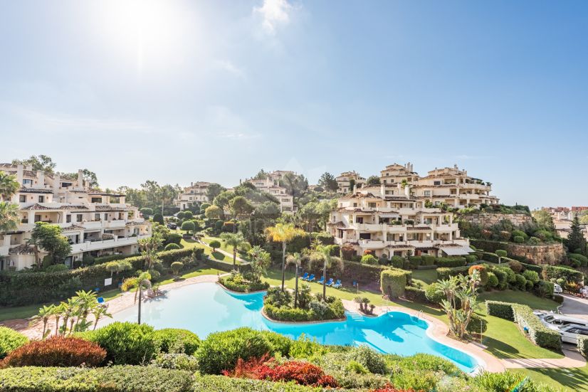 Apartment in Los Capanes del Golf, Benahavis