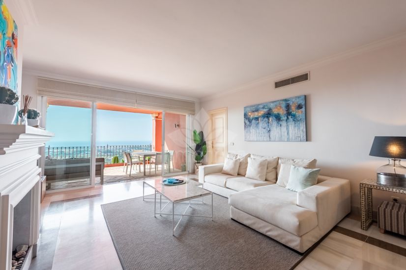 Apartment in Monte Halcones, Benahavis