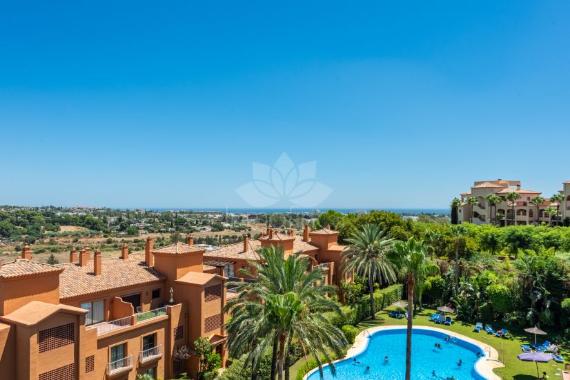 Penthouse in Benatalaya, Estepona