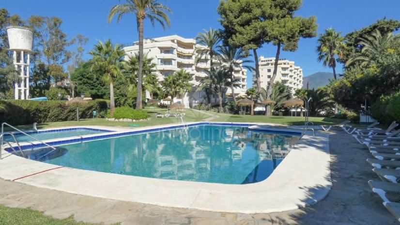Apartamento en Atalaya, Estepona