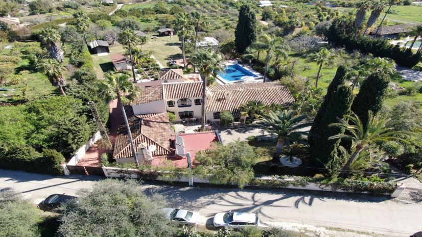 Finca in El Padron, Estepona