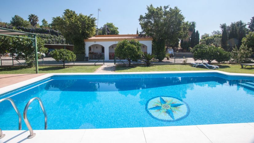 Finca in El Velerin, Estepona
