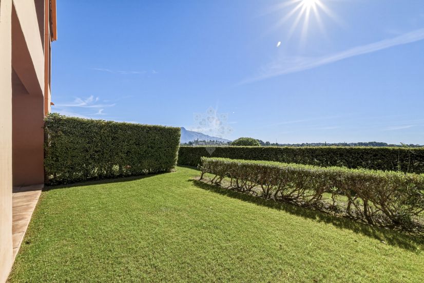 Ground Floor Apartment in Benatalaya, Estepona