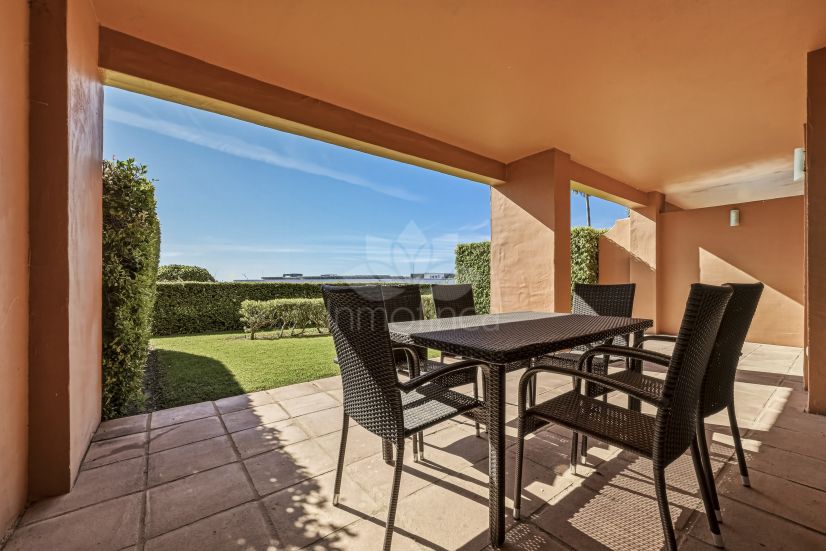 Ground Floor Apartment in Benatalaya, Estepona
