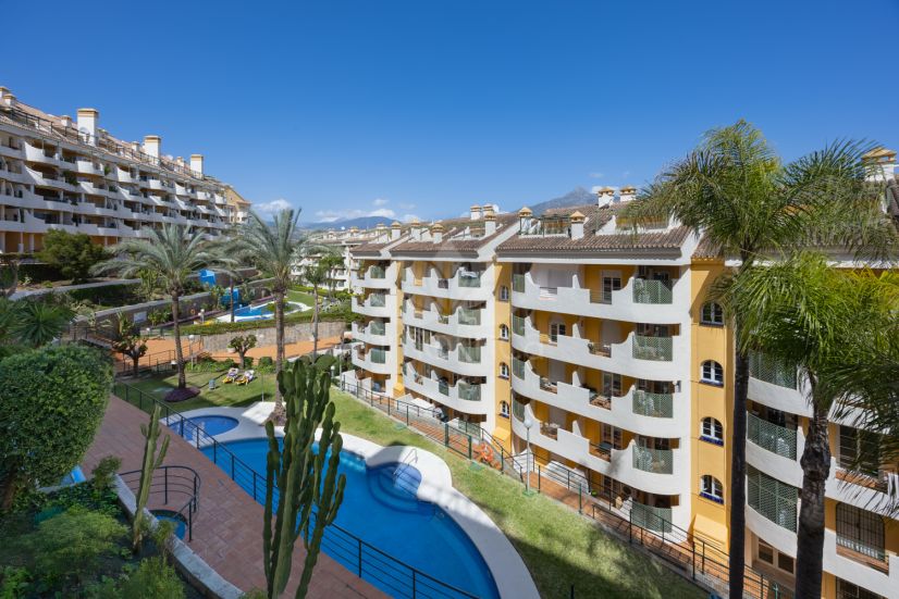Apartment in Señorio de Aloha, Marbella