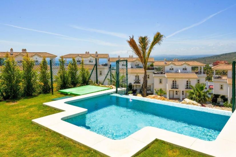 Town House in Bahia de las Rocas, Manilva