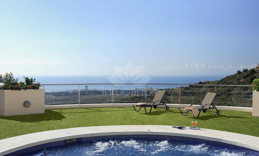 Duplex en Los Altos de los Monteros, Marbella