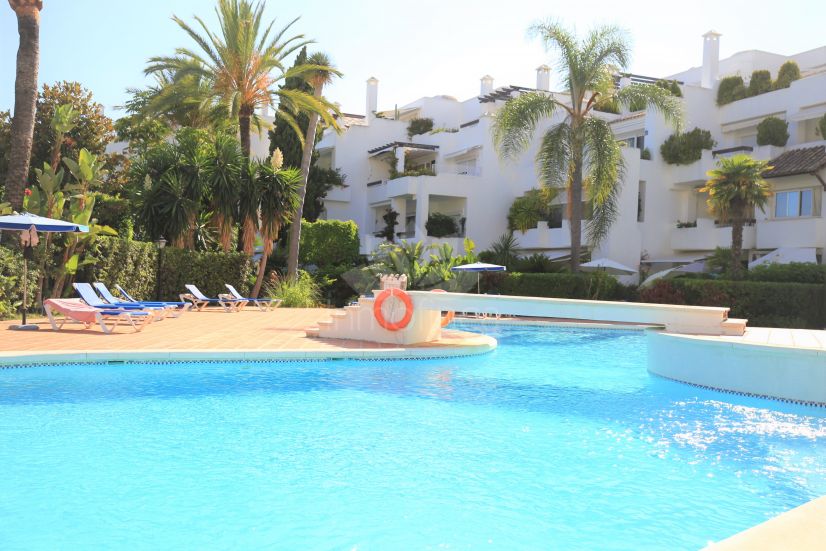 Apartamento en Alhambra del Mar, Marbella