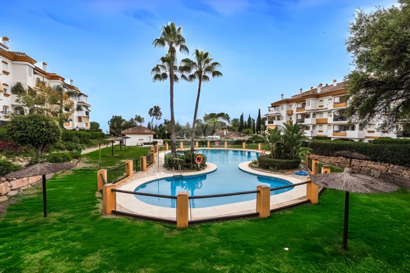 Apartamento en Los Pinos de Nagüeles, Marbella