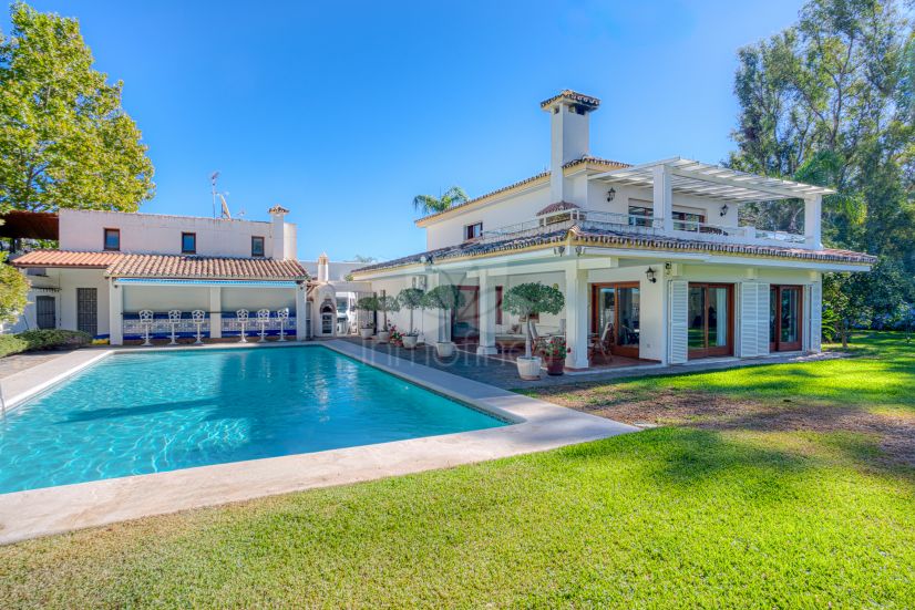 Villa en New Golden Mile, Estepona