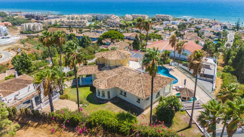 Villa in El Chaparral, Mijas Costa