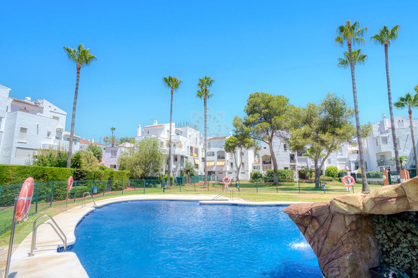 Apartment in Parque Elviria, Marbella