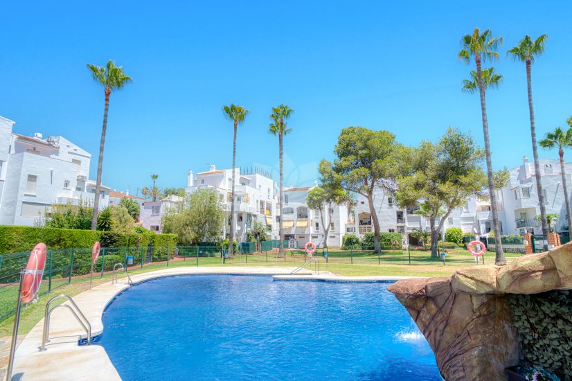 Apartment in Parque Elviria, Marbella