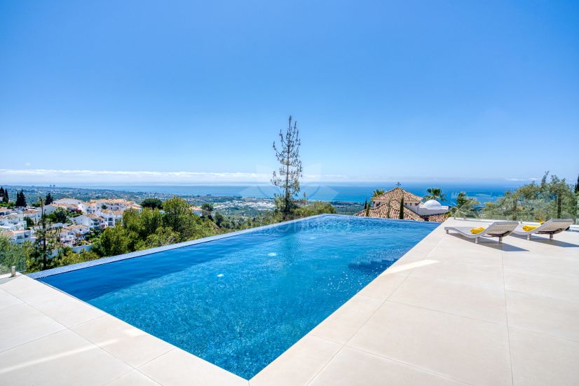 Villa in Los Altos de los Monteros, Marbella