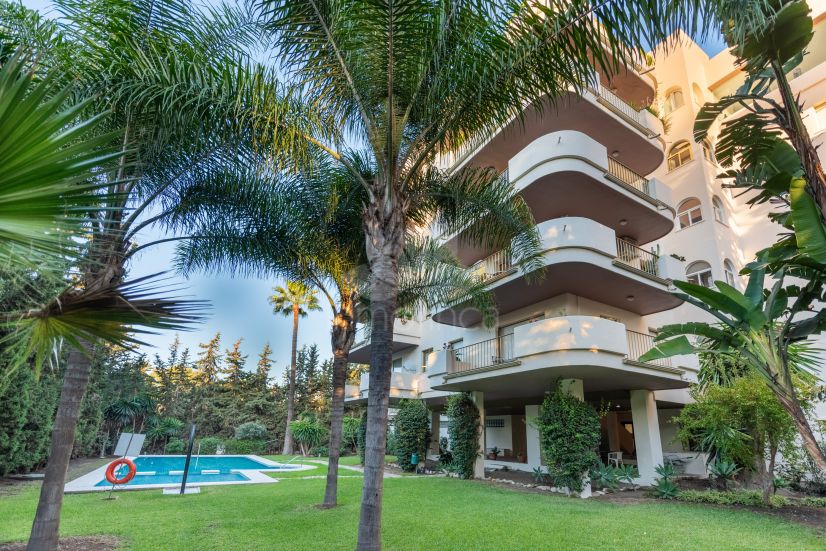 Apartment in Nueva Andalucia, Marbella