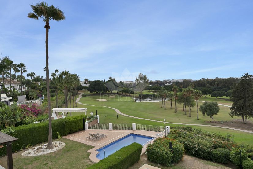 Apartamento en Los Naranjos, Marbella