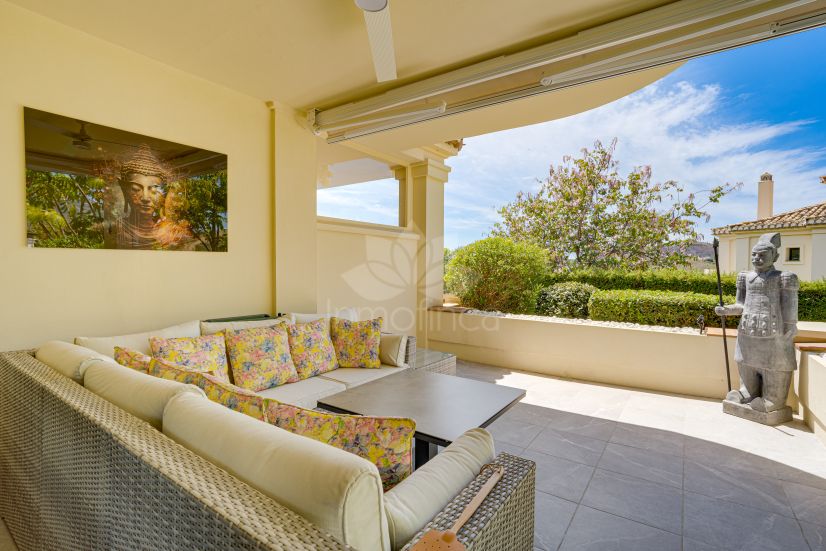 Ground Floor Apartment in Los Capanes del Golf, Benahavis