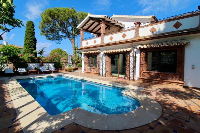 Villa in El Presidente, Estepona