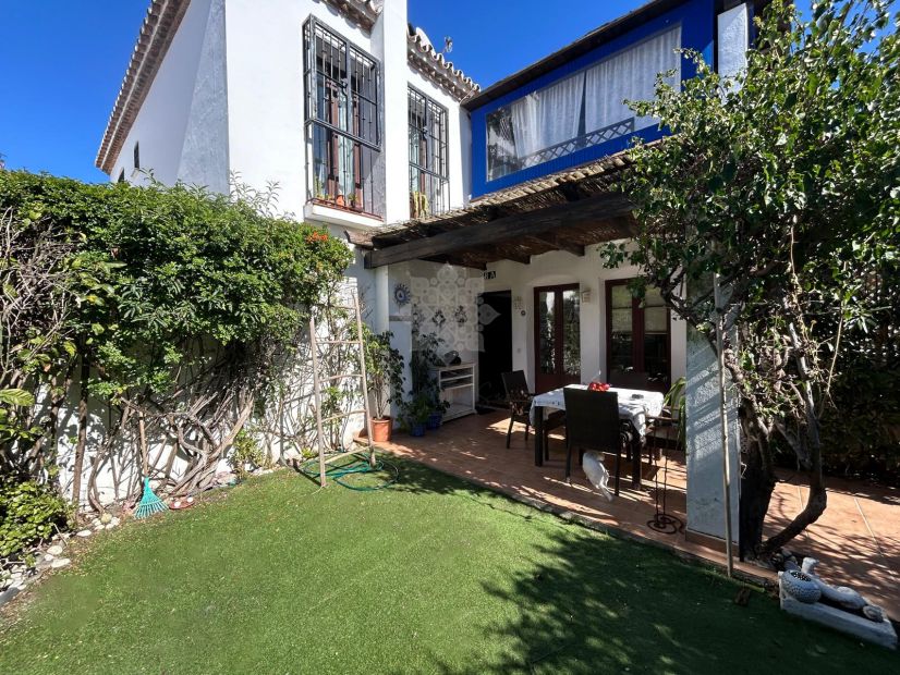 Apartament na parterze w Benamara, Estepona