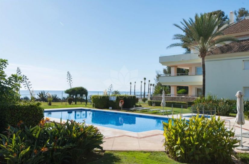Apartamento en Guadalmansa Playa, Estepona