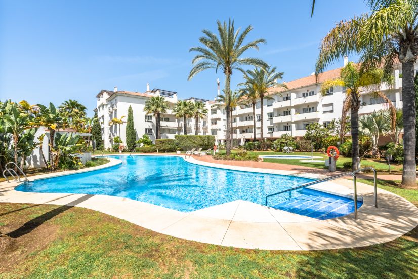 Apartment in Nueva Andalucia, Marbella