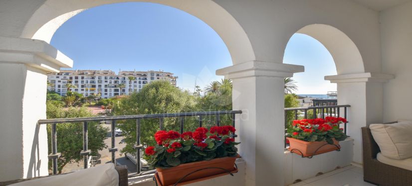Apartment in Puerto La Duquesa, Manilva
