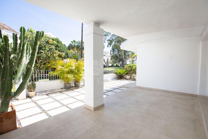 Ground Floor Apartment in Nueva Andalucia, Marbella