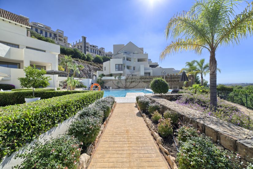 Duplex Penthouse in Los Flamingos Golf, Benahavis