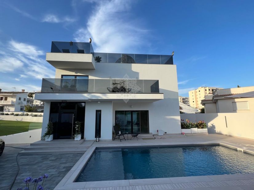 Villa in Benalmadena Costa, Benalmadena