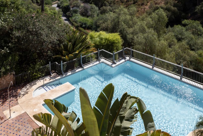 Apartment in Cumbres de Los Almendros, Benahavis