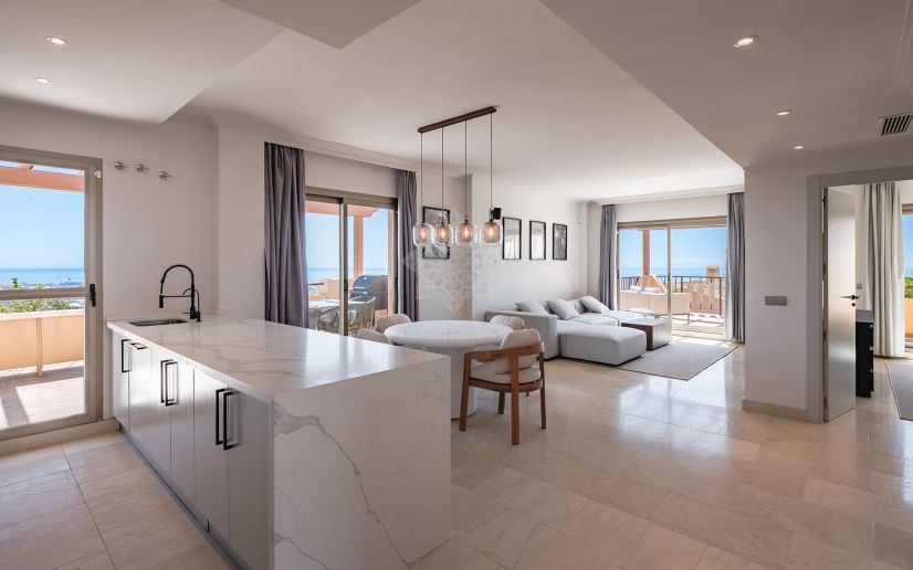 Penthouse in Hacienda del Señorio de Cifuentes, Benahavis